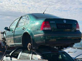 Volkswagen Bora Bal hátsó Ajtó (Részeivel) *172328*