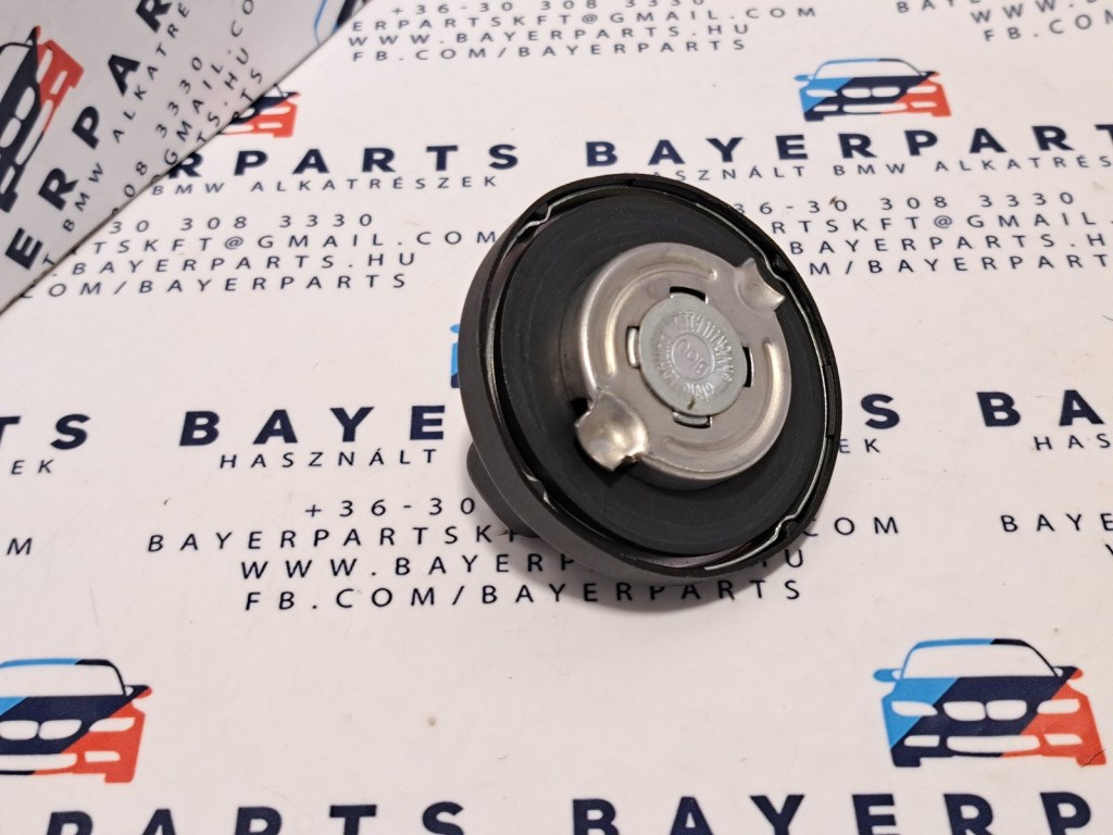 BMW E21 E30 E36 E46 E12 E28 E34 E39 E24 E23 E32 E38 E31 E53 X5 benzin / diesel tanksapka - régi - univerzális 2. kép