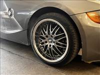  5x120 lyukosztású 18" használt alufelni, rajta használt Michelin négyévszakos gumi gumi 