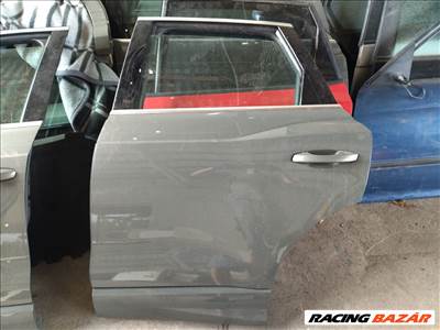 Audi Q3 2018- bal hátsó ajtó üresen
