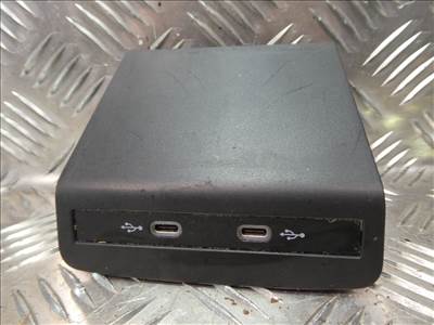 VW ID3 Pro 10A863099 5NA035736 kettős 2× USB-C csatlakozóaljzat eredeti használt - Volkswagen