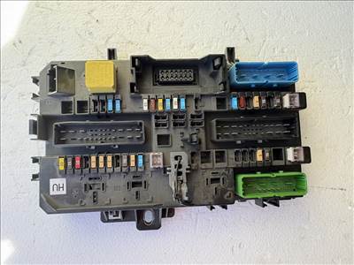 opel astra h 2004-2010 biztosítéktábla csomagtér   13220832