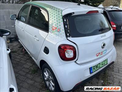 Smart Forfour III bontott alkatrészei A453