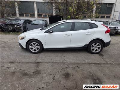 Volvo V40 Cross Country D2 gólyaláb 