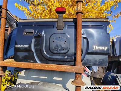 Suzuki Jimny Csomagtér ajtó.