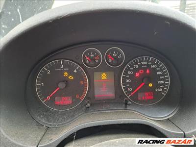 Audi A3 (8P) 2.0 TDI quattro km kilométer óra 
