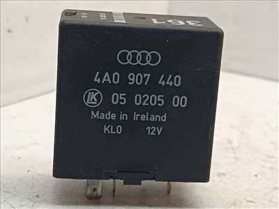 AUDI A8 Relé