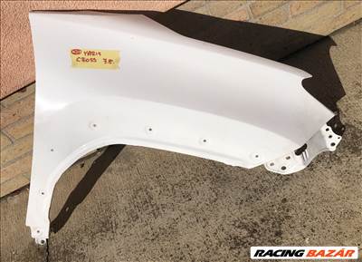 Toyota Yaris Cross jobb első sárvédő 