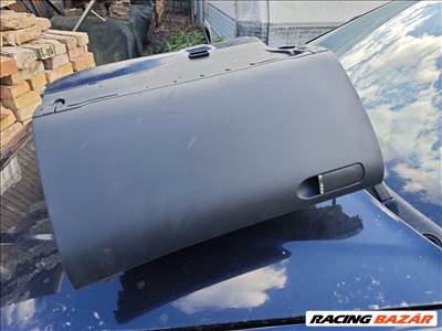 Audi A4 (B6/B7) Kesztyűtartó 