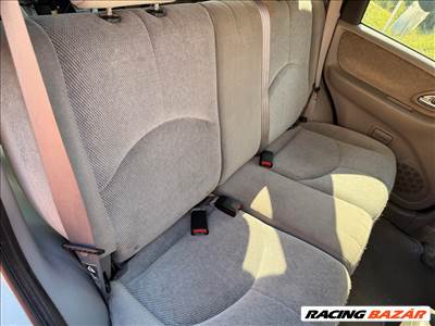 Mazda Tribute 2.0B hátsó üléssor 