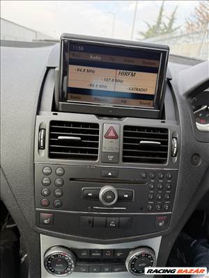 Mercedes C-osztály W204 navigációs fejegység 