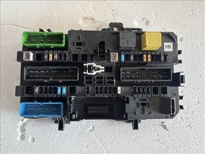 Opel H astra 2004-2014 Biztosítéktábla Csomagtér 13206762