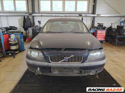 VOLVO S60 2.4 D5 - Bontódik!