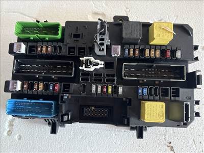 Opel Astra H 2004-2010 Biztosítéktábla Csomagtér 13145021