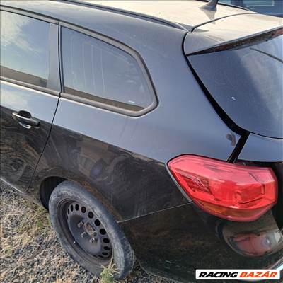 Eladó Opel Astra J Bal hátsó negyed
