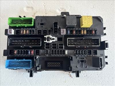Opel Astra H 2004-2010 Biztosítéktábla Csomagtér 13145017