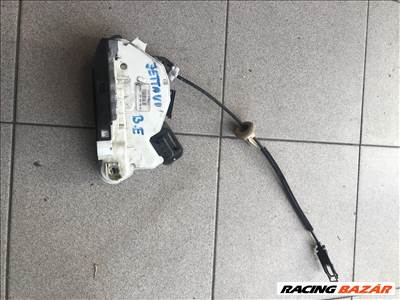Volkswagen Jetta VI bal első zár 5K1837015B