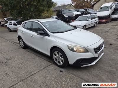 Volvo V40 Cross Country D2 bölcső 