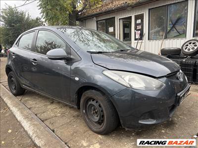 Mazda 2 (DY) 1.3i bontott alkatrészei