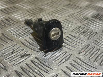 Seat Toledo II Jobb első Zárbetét 3b0837167