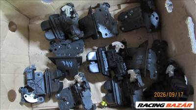 Audi A4 (B6/B7) csomagtérajtó zárszerkezet (8P4827505B)