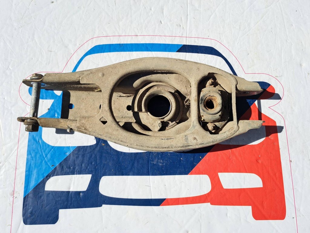 BMW E81 E82 E87 E88 E90 E91 E92 E93 E84 X1 bal jobb hátsó alsó nagy lengõkar 2. kép