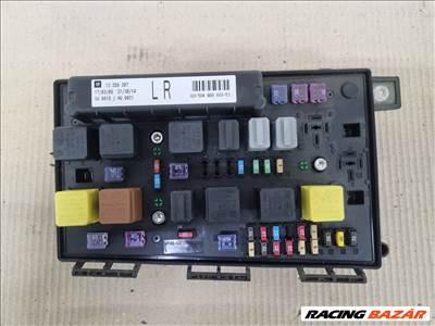 Opel Astra H Uec Első Biztosíték Tábla LR 13268307
