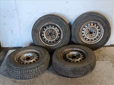 R14 5x114,3 CARGO Dobozos (HC 23) Acélfelni Szett Gumival