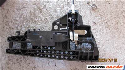 Audi A5 (B8 - 8T) bal kilincsfészek (8T0837885B)