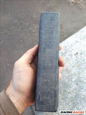 Opel Vectra B 2.0 16V biztosítéktábla fedél motortér 90 504 298 90504298