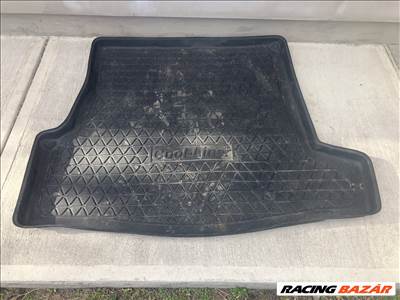 Skoda Superb I csomagtartó hótálca gumi