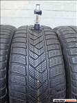  225/4518" újszerű Pirelli téli gumi gumi