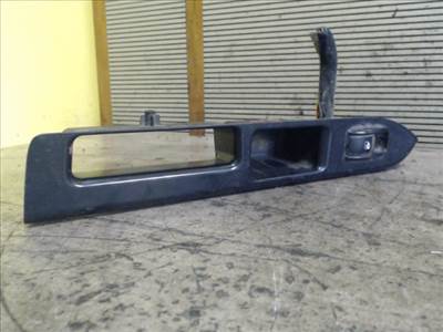 KIA RIO 2000.04-2005.06 Bal hátsó ablakemelő kapcsoló