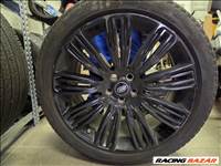  22" használt alufelni, rajta 275/40 használt Pirelli négyévszakos gumi gumi 