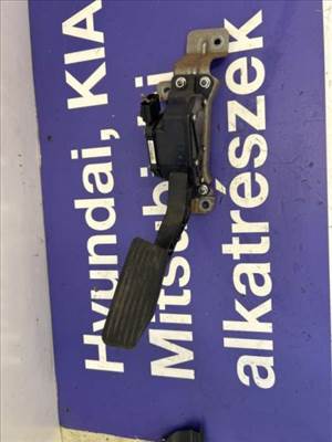 Kia Carens UN gázpedál 327001D250-BON