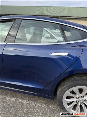 Tesla Model S bal hátsó ajtó