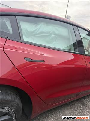 Tesla Model 3 jobb hátsó ajtó