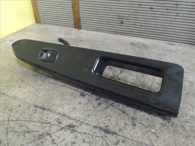 KIA RIO 2000.04-2005.06 Jobb első ablakemelő kapcsoló