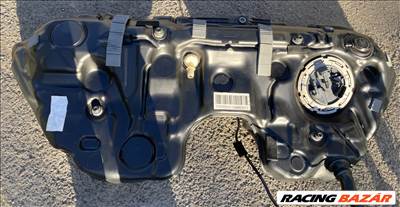 Mercedes W213 E osztály Üzemanyag tartály tank a2134702401
