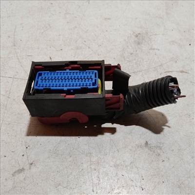 223442 Fiat Grande Punto 1,4 16v benzin motorvezérlő elektromos csatlakozó 51798154