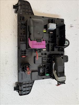Opel Astra J 2009-2015 Biztosítéktábla Csomagtér 13368651