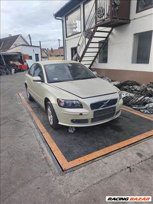 Volvo S40 1.8 Csomagtérajtó üresen