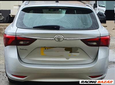 Kombi csomagtér ajtó 2015 Toyota Avensis facelift Hátsó lökháritó, lámpák,hátfal