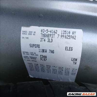 Skoda SuperB ll jobb hátsó jobb hátsó negyed 