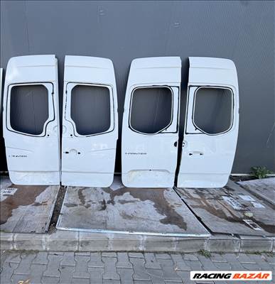Mercedes-Benz Sprinter W207 és W906 bontott hátsó ajtók 