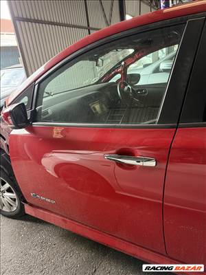 Nissan Leaf II bal első ajtó piros