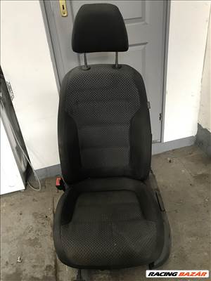 Volkswagen Jetta VI bal első ülés 