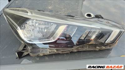 Nissan Micra k14 jobb első lámpa 