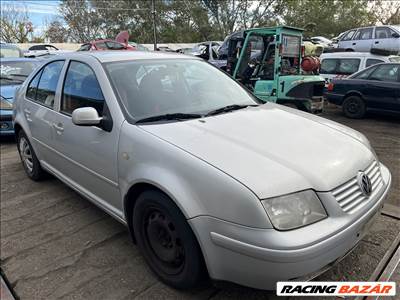 Volkswagen Bora 1.6i bontott alkatrészei