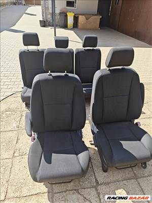 „Toyota Corolla Verso 2004–2009 gyári ülésgarnitúra 